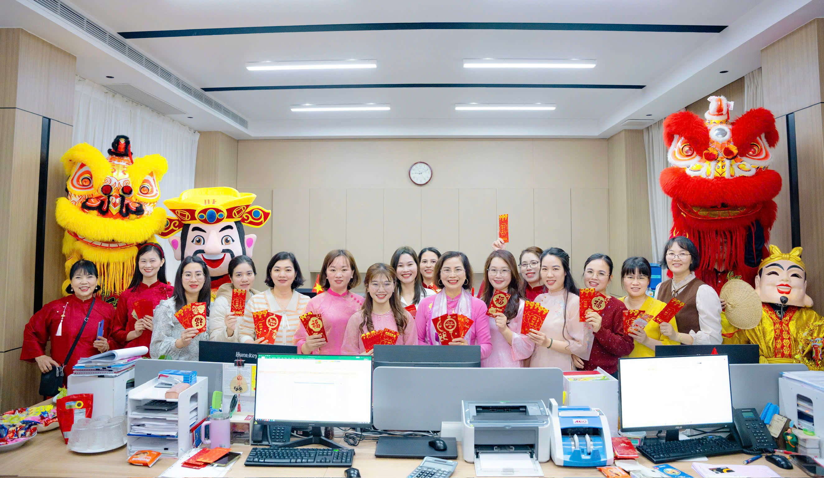 z7560847288362_bfb080e40a798550b01a93a5d54fa406