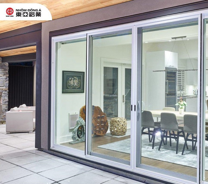 Mẫu cửa nhôm kính phòng khách