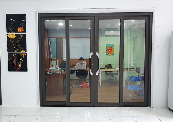 Cửa trượt quay 4 cánh